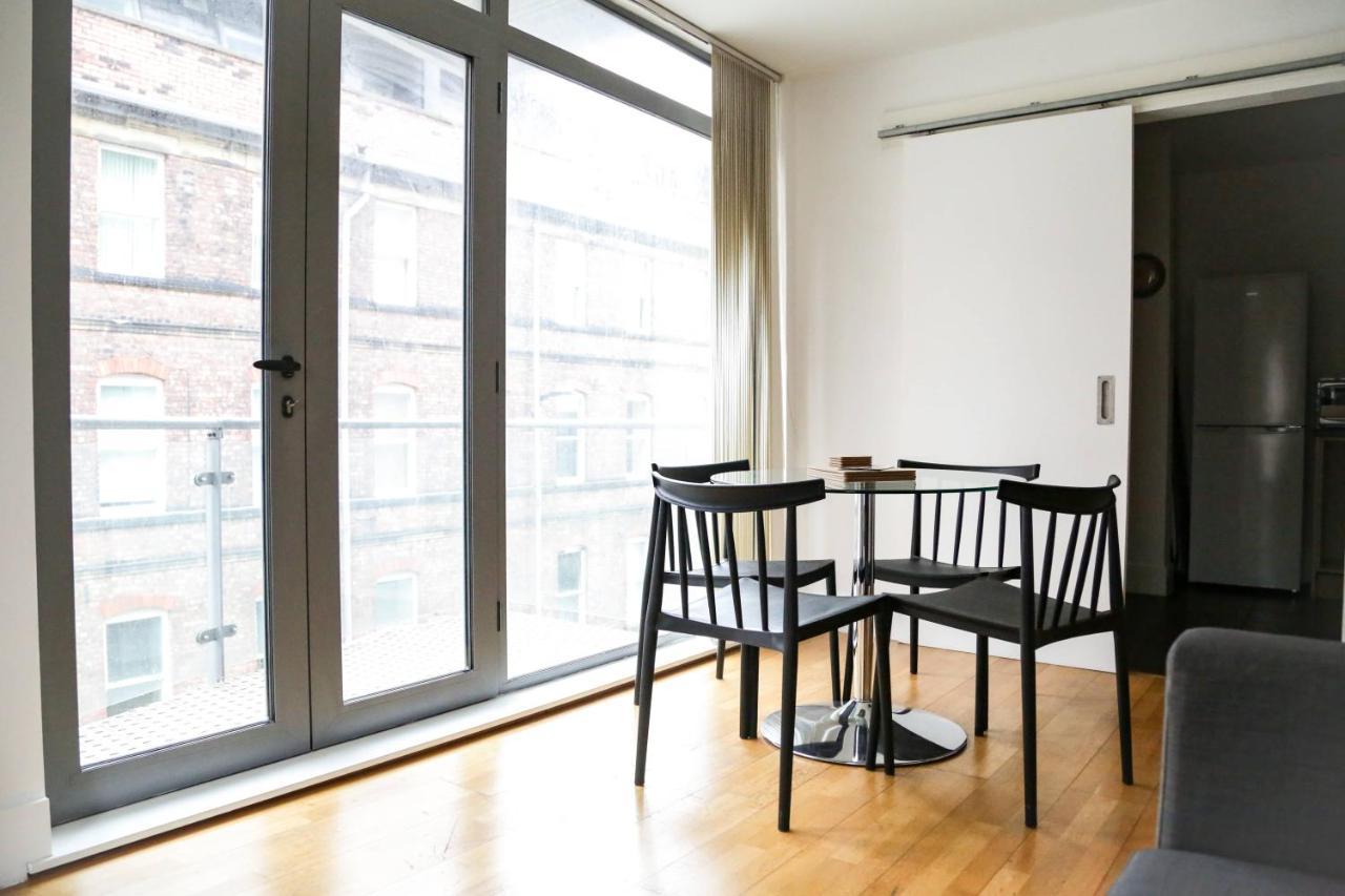 Serviced Apartment In Liverpool City Centre - Free Parking - Balcony - By Happy Days Экстерьер фото