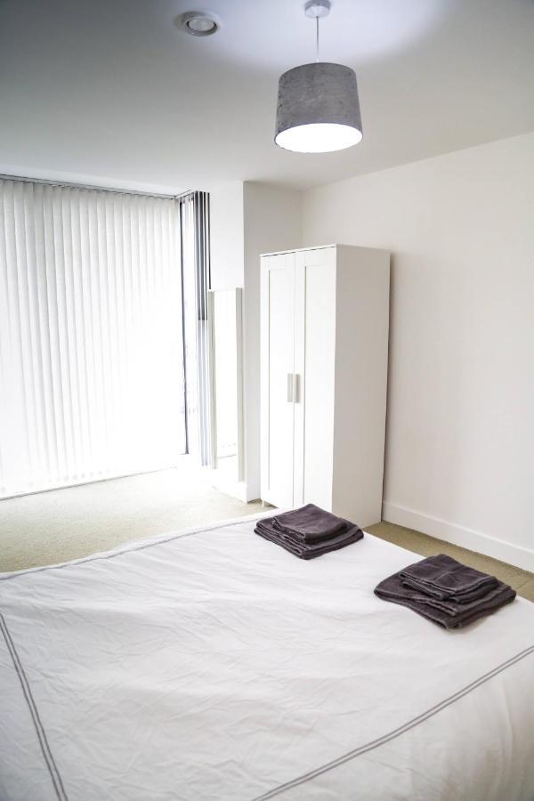 Serviced Apartment In Liverpool City Centre - Free Parking - Balcony - By Happy Days Экстерьер фото